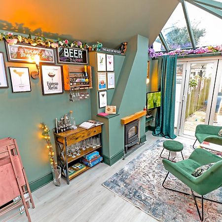 Bay Tree Cottage, Sleeps 7 Close To The Marina Burnham-on-Crouch Exterior foto