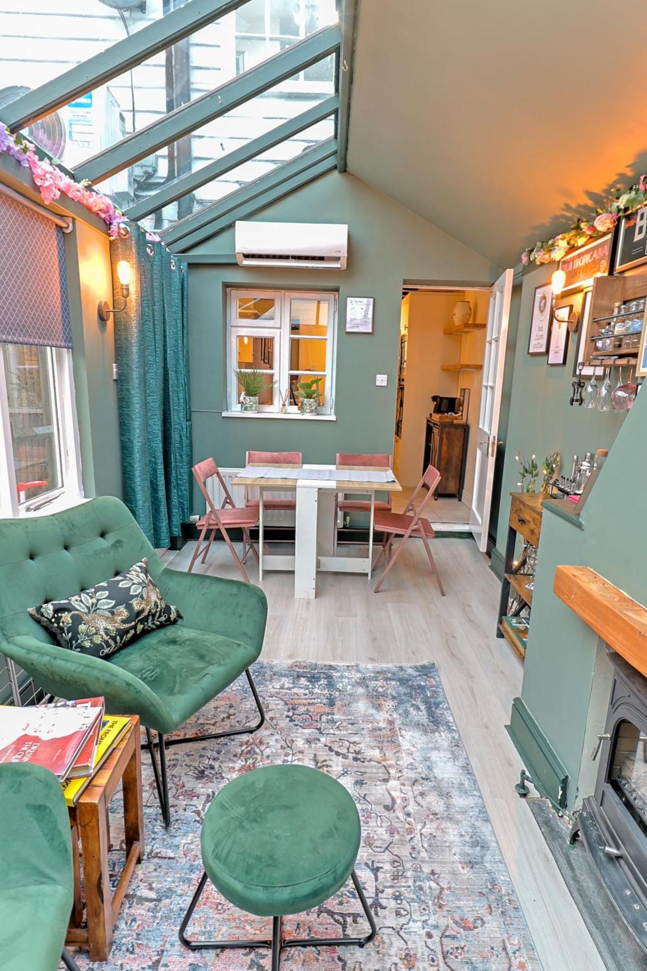 Bay Tree Cottage, Sleeps 7 Close To The Marina Burnham-on-Crouch Exterior foto