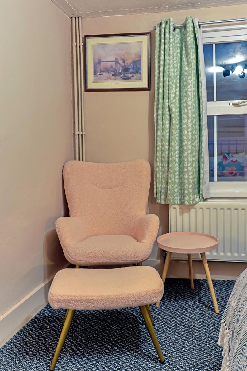 Bay Tree Cottage, Sleeps 7 Close To The Marina Burnham-on-Crouch Exterior foto