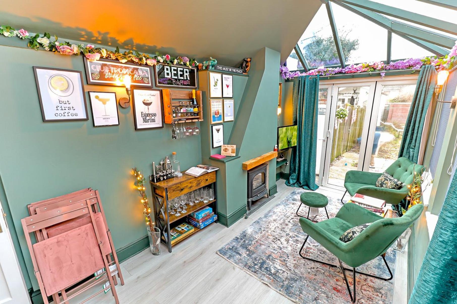 Bay Tree Cottage, Sleeps 7 Close To The Marina Burnham-on-Crouch Exterior foto