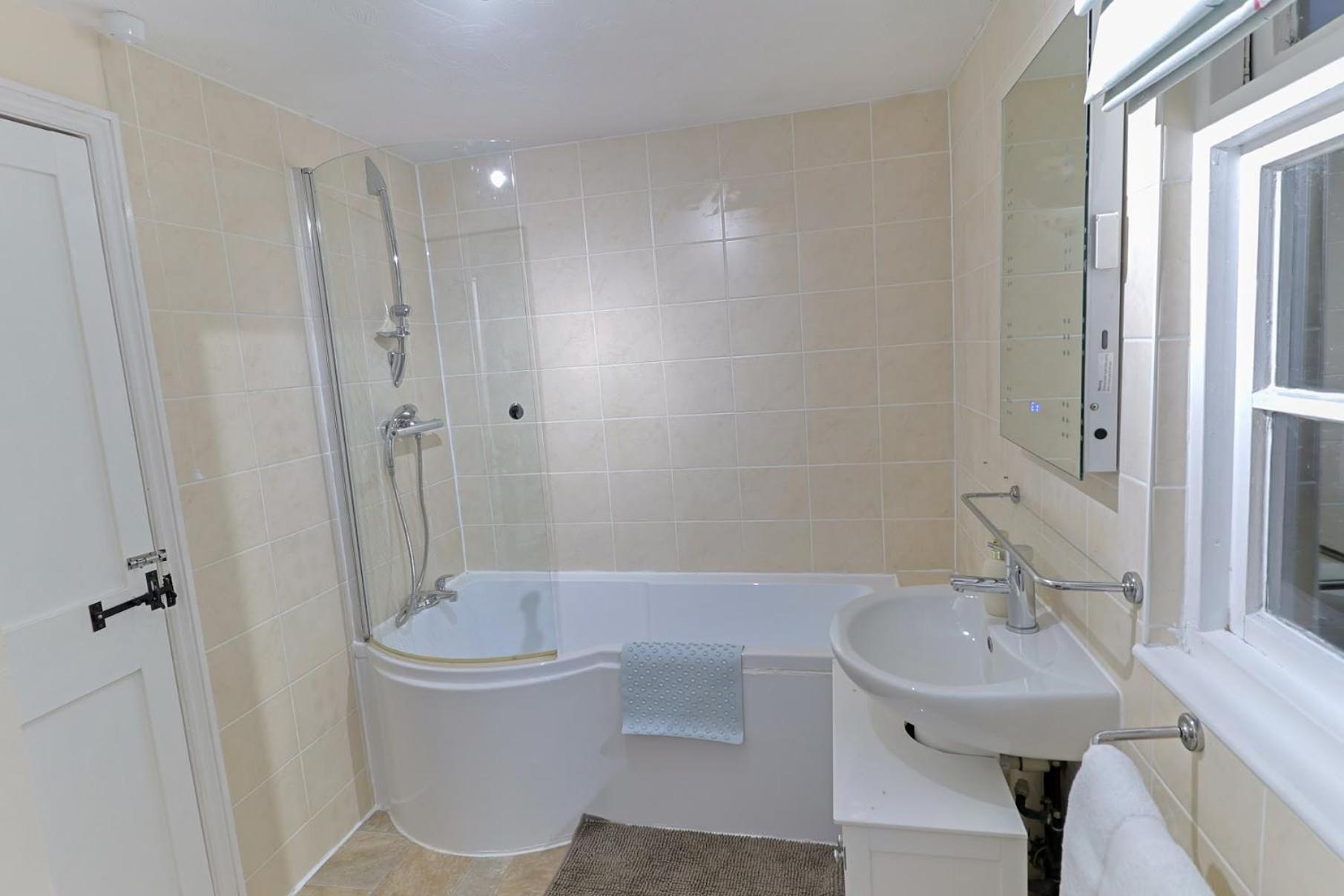 Bay Tree Cottage, Sleeps 7 Close To The Marina Burnham-on-Crouch Exterior foto